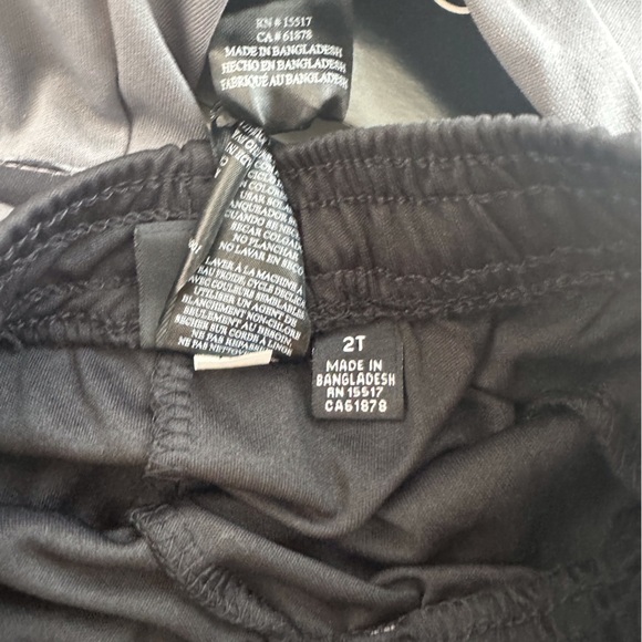 NWT Body Glove Boys 2T 2 pack of shorts. Black & camouflage - Picture 9 of 13